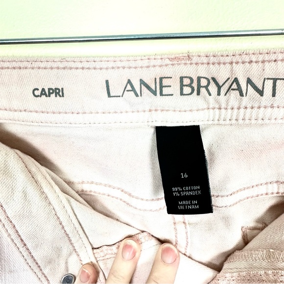 LANE BRYANT Pale Pink Denim Wide Leg Capri Pants with Released Raw Hem, Size 16 - Picture 7 of 10